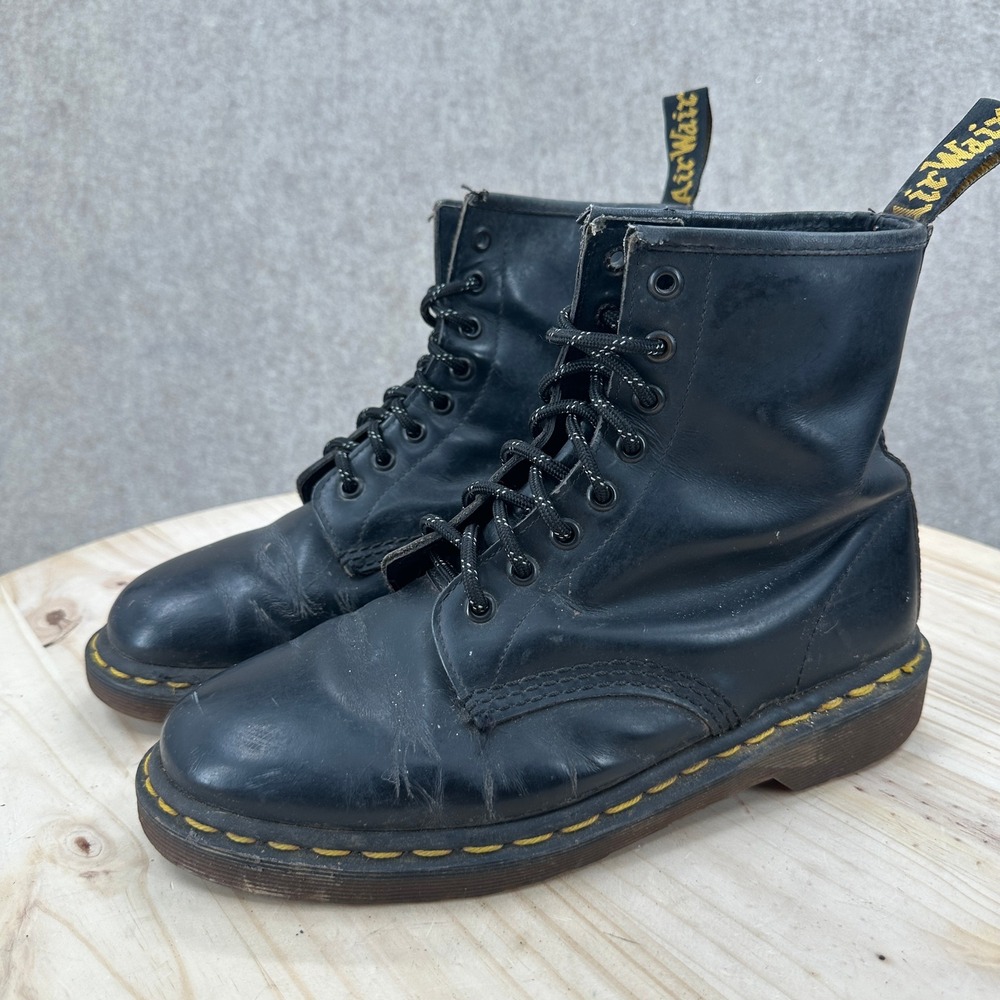 Dr. Martens 1460 Boots Mens 8 Black Leather Lace Up 8-Eye Combat Boots